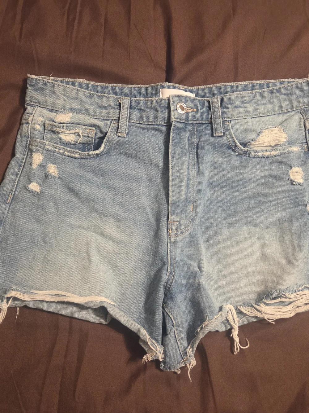 Vervet by Flying Monkey Women's Light Blue Distressed Denim Shorts